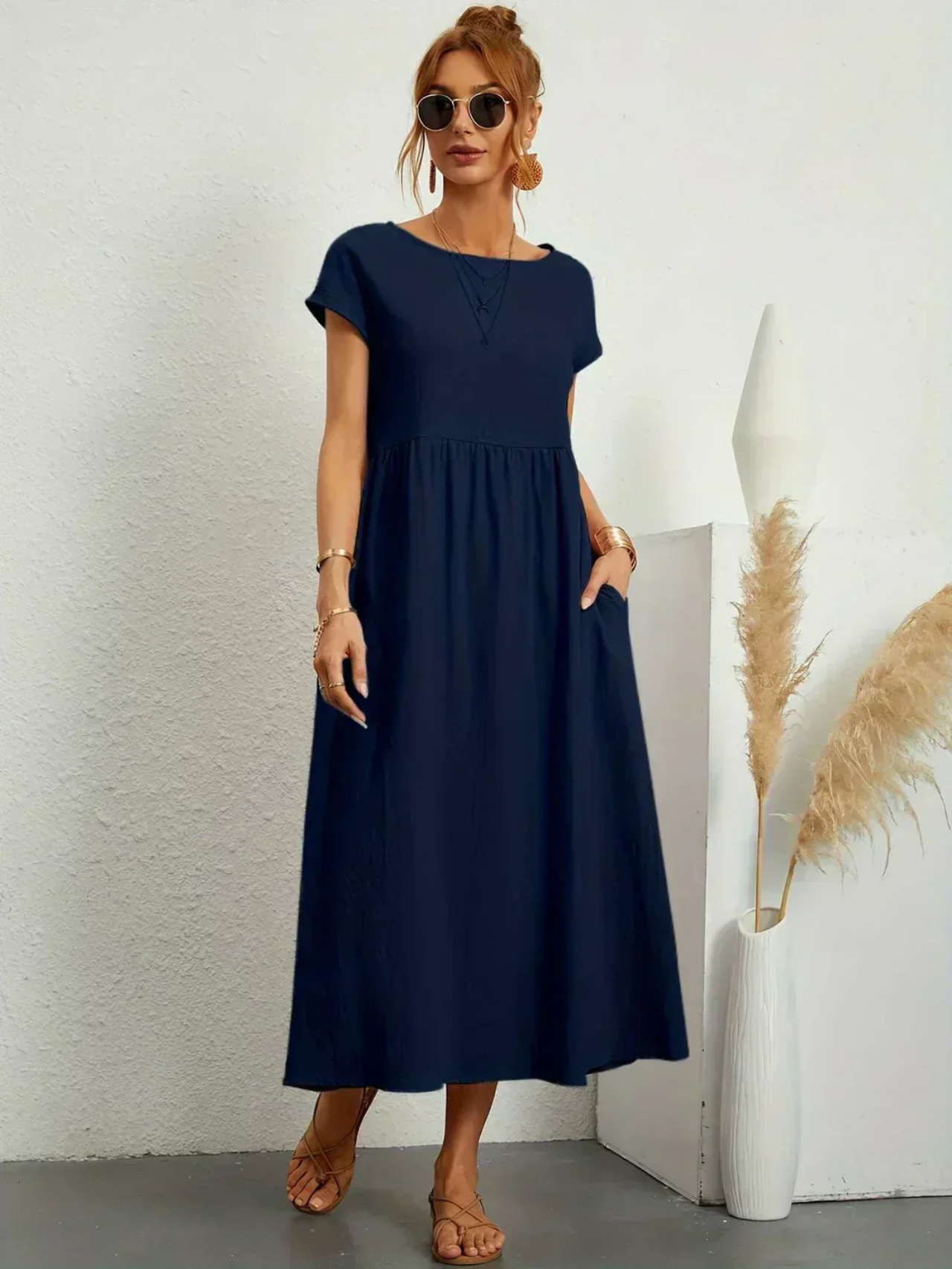 Marianne™ | Elegant rundhalsad klänning
