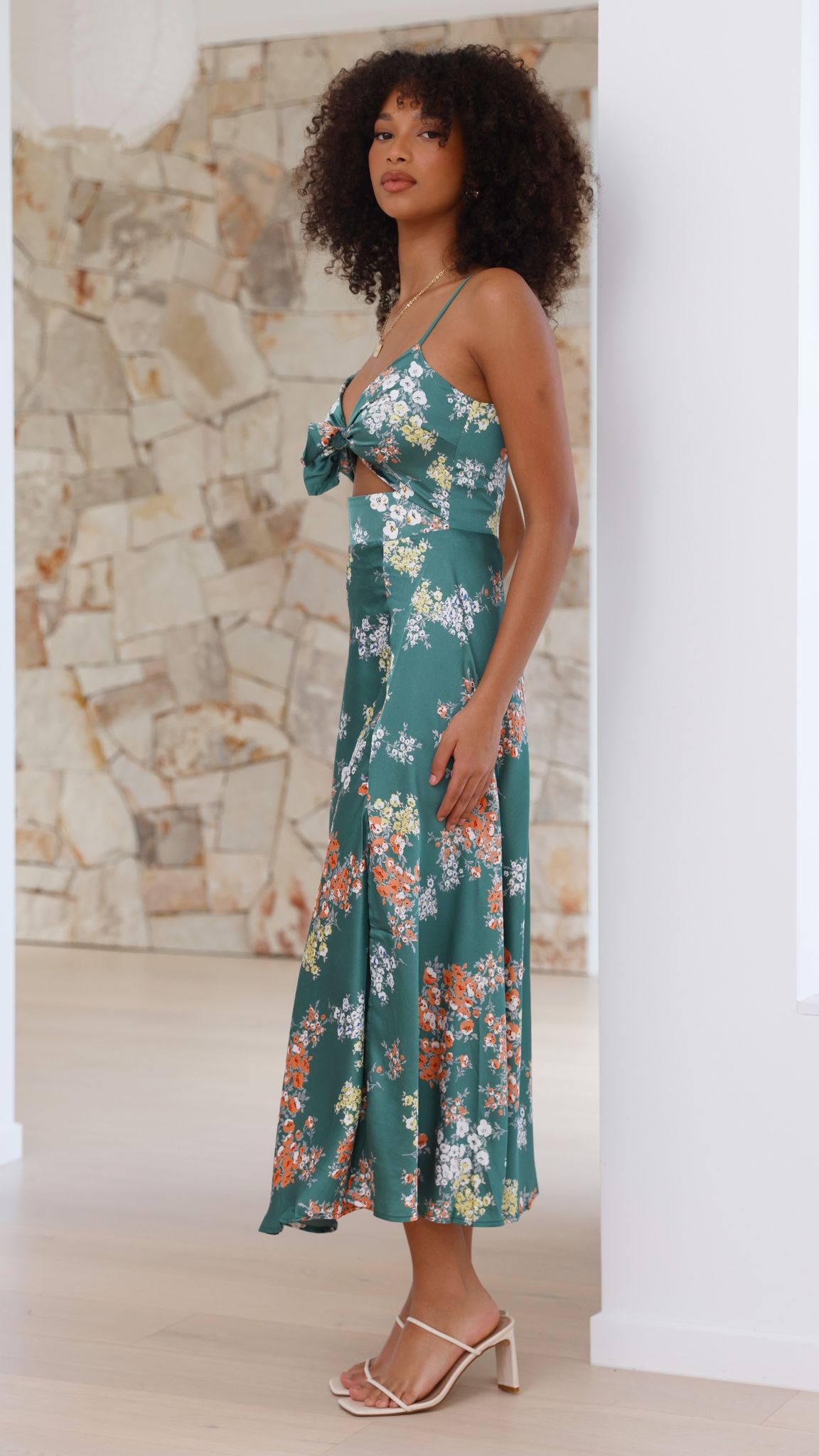 Flora | Romantisk Blommönstrad Midiklänning