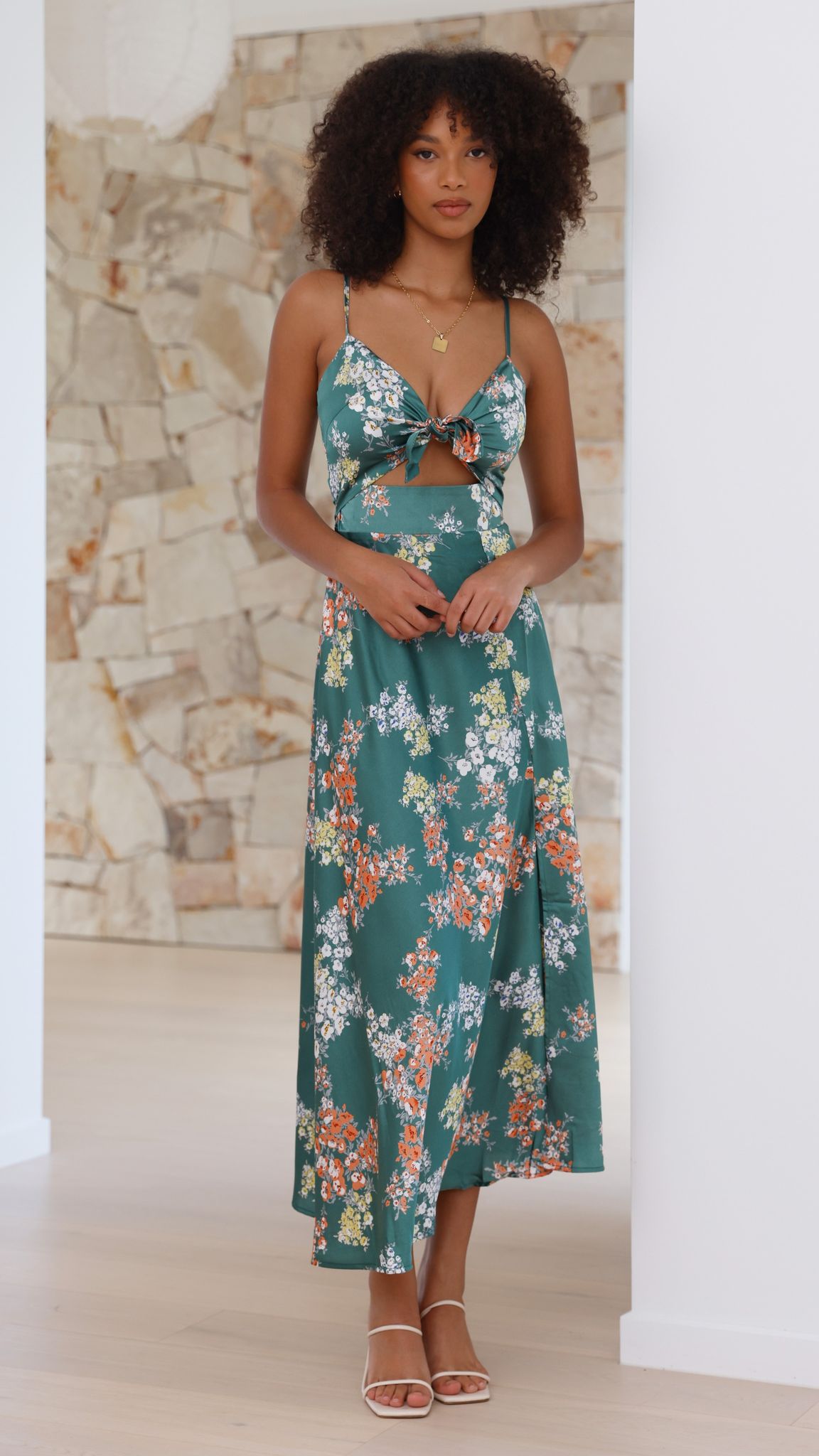 Flora | Romantisk Blommönstrad Midiklänning