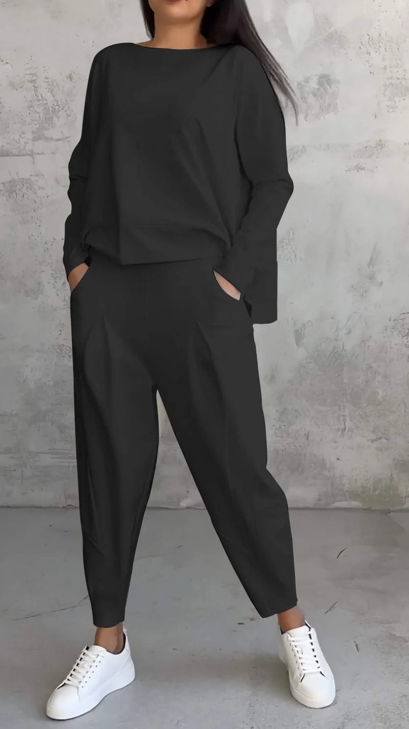 Aurora – Elegant Casual Damdräkt med Blus och Bekväma Byxor