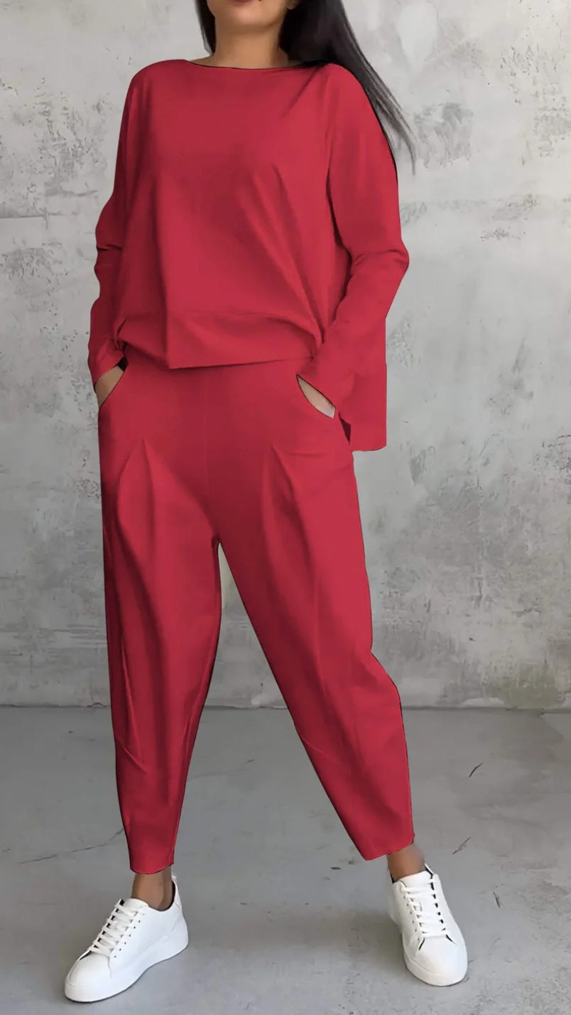 Aurora – Elegant Casual Damdräkt med Blus och Bekväma Byxor