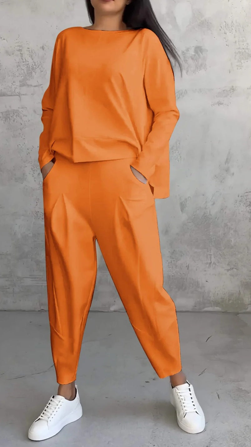 Aurora – Elegant Casual Damdräkt med Blus och Bekväma Byxor