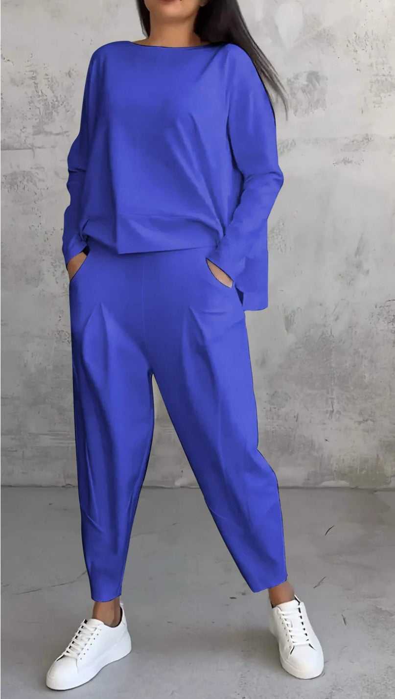 Aurora – Elegant Casual Damdräkt med Blus och Bekväma Byxor