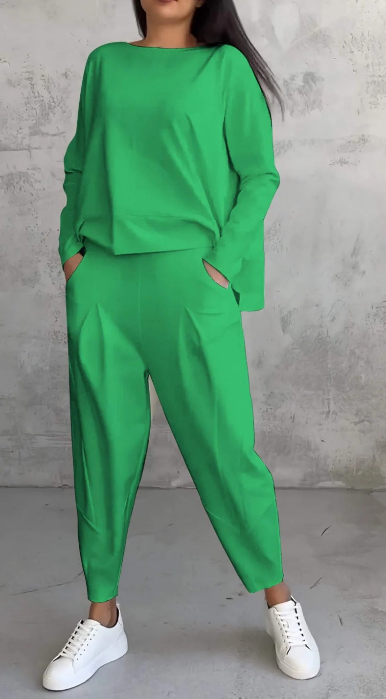 Aurora – Elegant Casual Damdräkt med Blus och Bekväma Byxor
