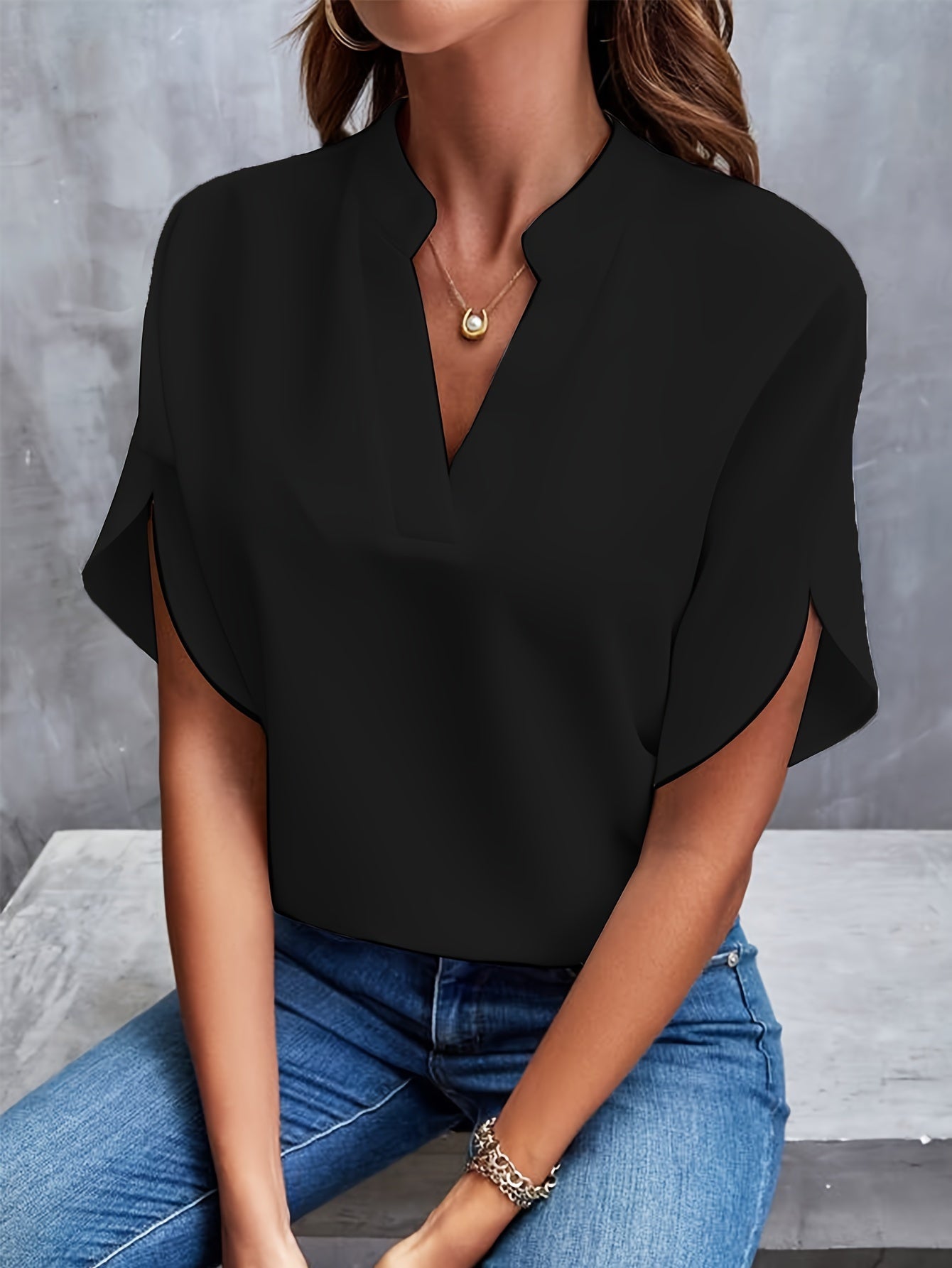Mieke™ - Enfärgad blus med V-ringning