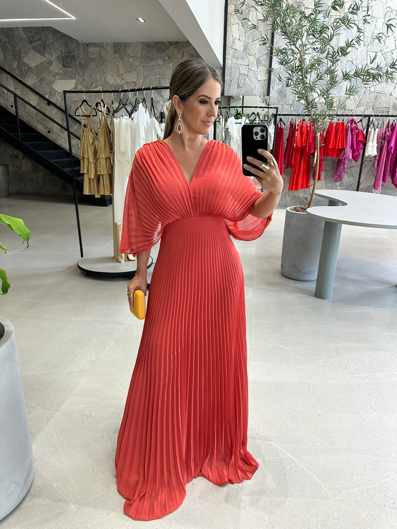 Paya | Chic Midi Dress with V-Neck
