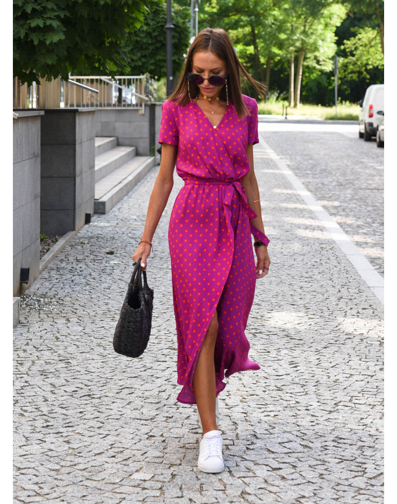 "Linda | Bekväm Klänning" can be rewritten as "Linda | Comfy Dress".