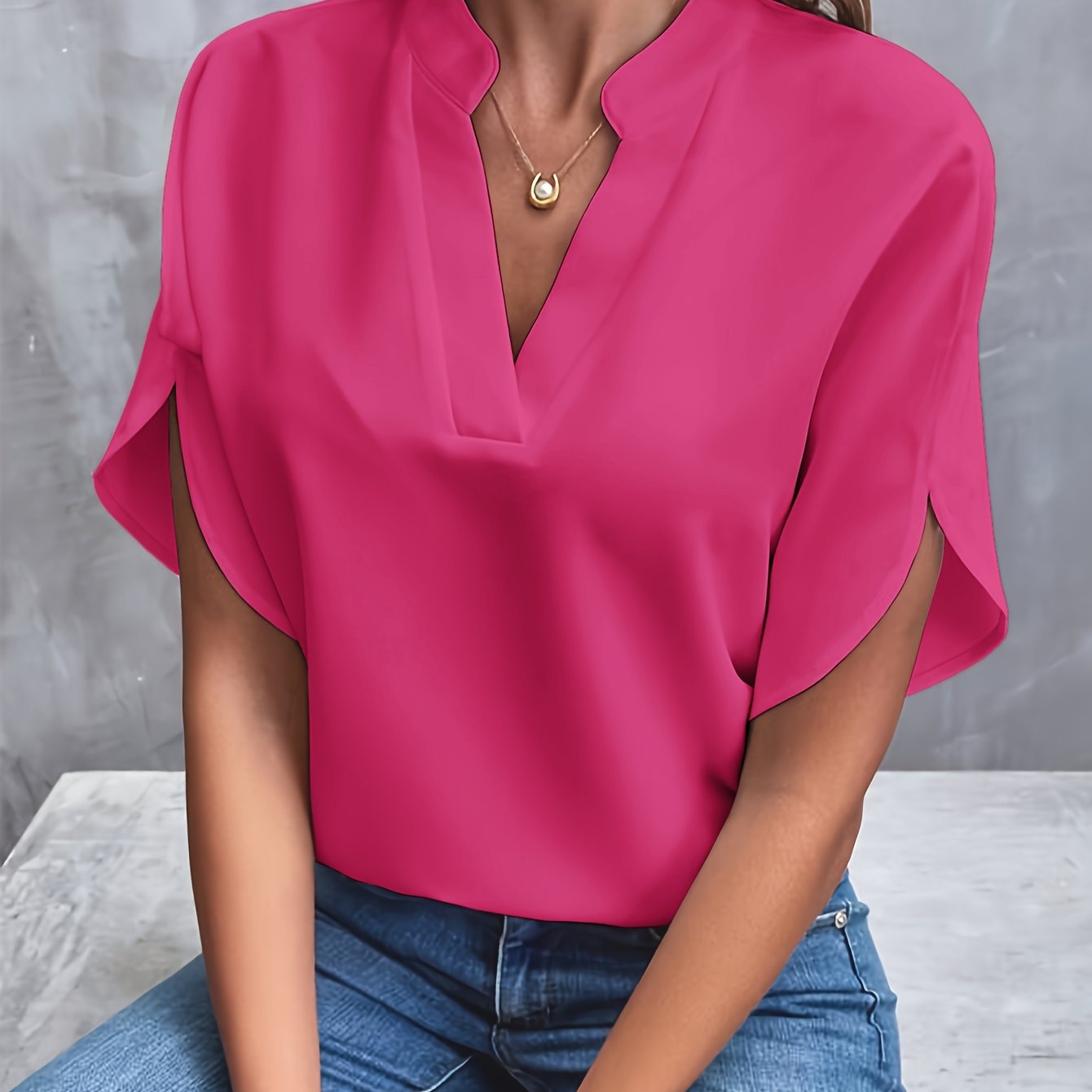 Mieke™ - Enfärgad blus med V-ringning