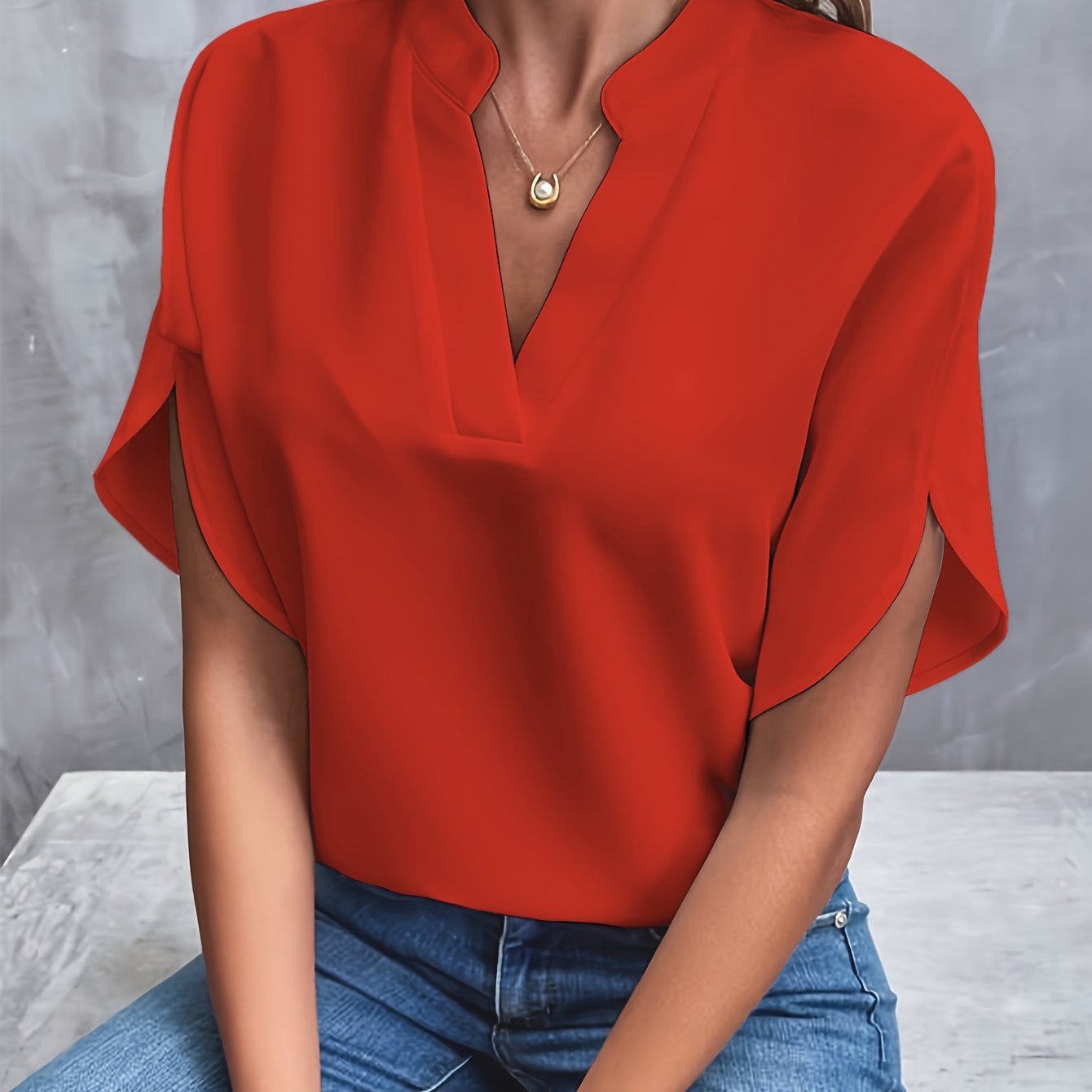 Mieke™ - Enfärgad blus med V-ringning