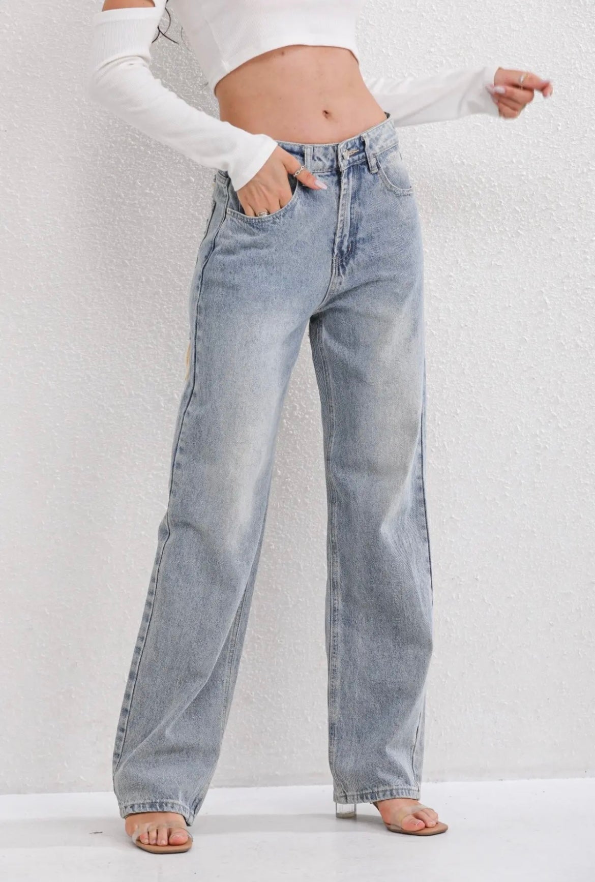 Livia - Vintage Ripped Jeans