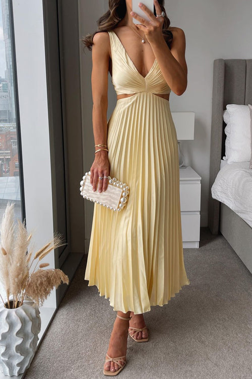 Elsa | Chic Pleated Maxi Dress