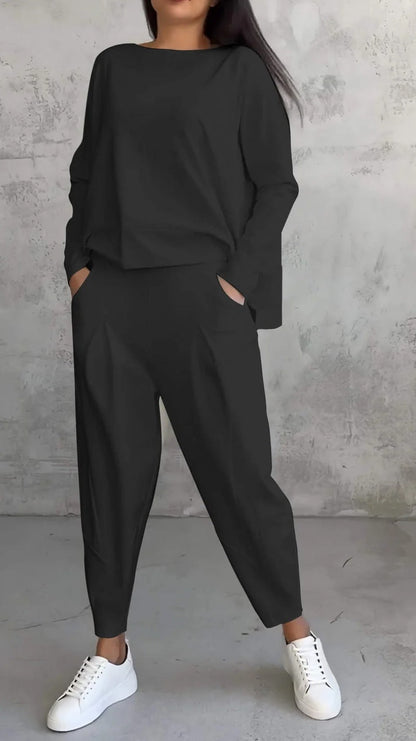 Aurora – Elegant Casual Damdräkt med Blus och Bekväma Byxor