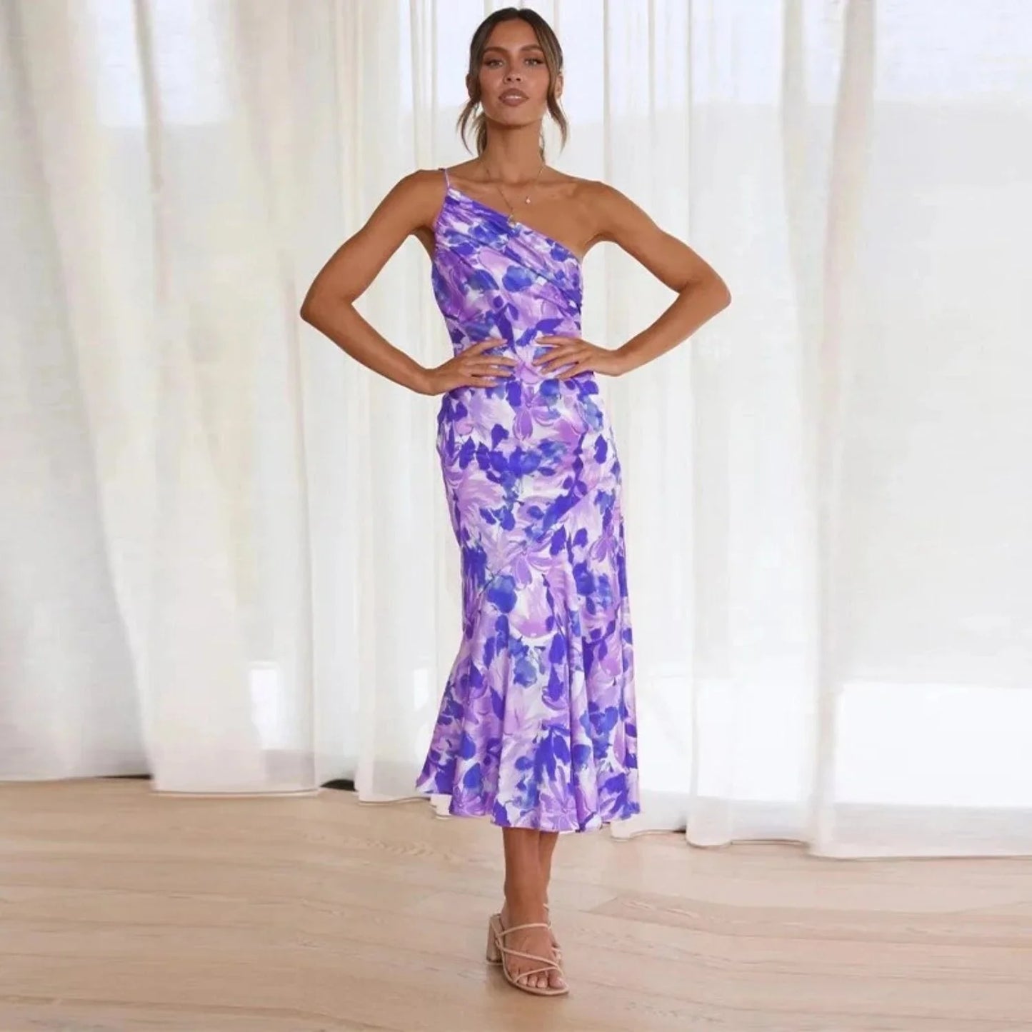 Jenny | Elegant Sommarklänning med Blommönster