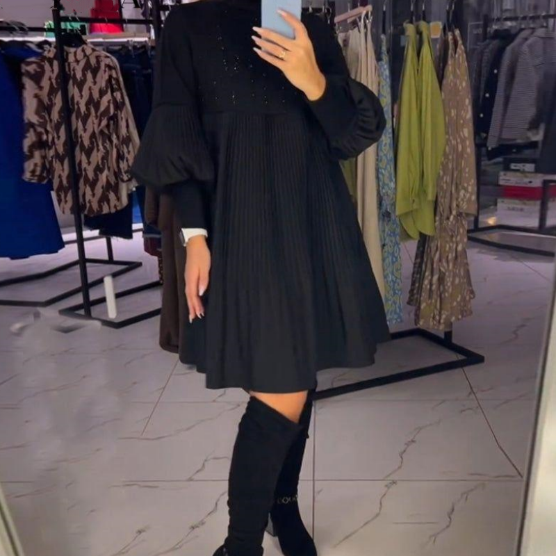 Marlene | Plus-Size Klänning med Ståkrage och Ballongärmar